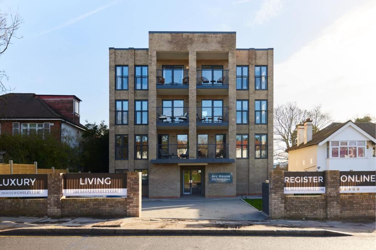 The Wembley Park Sanctuary - Stunning 2bdr Flat With Balcony * London