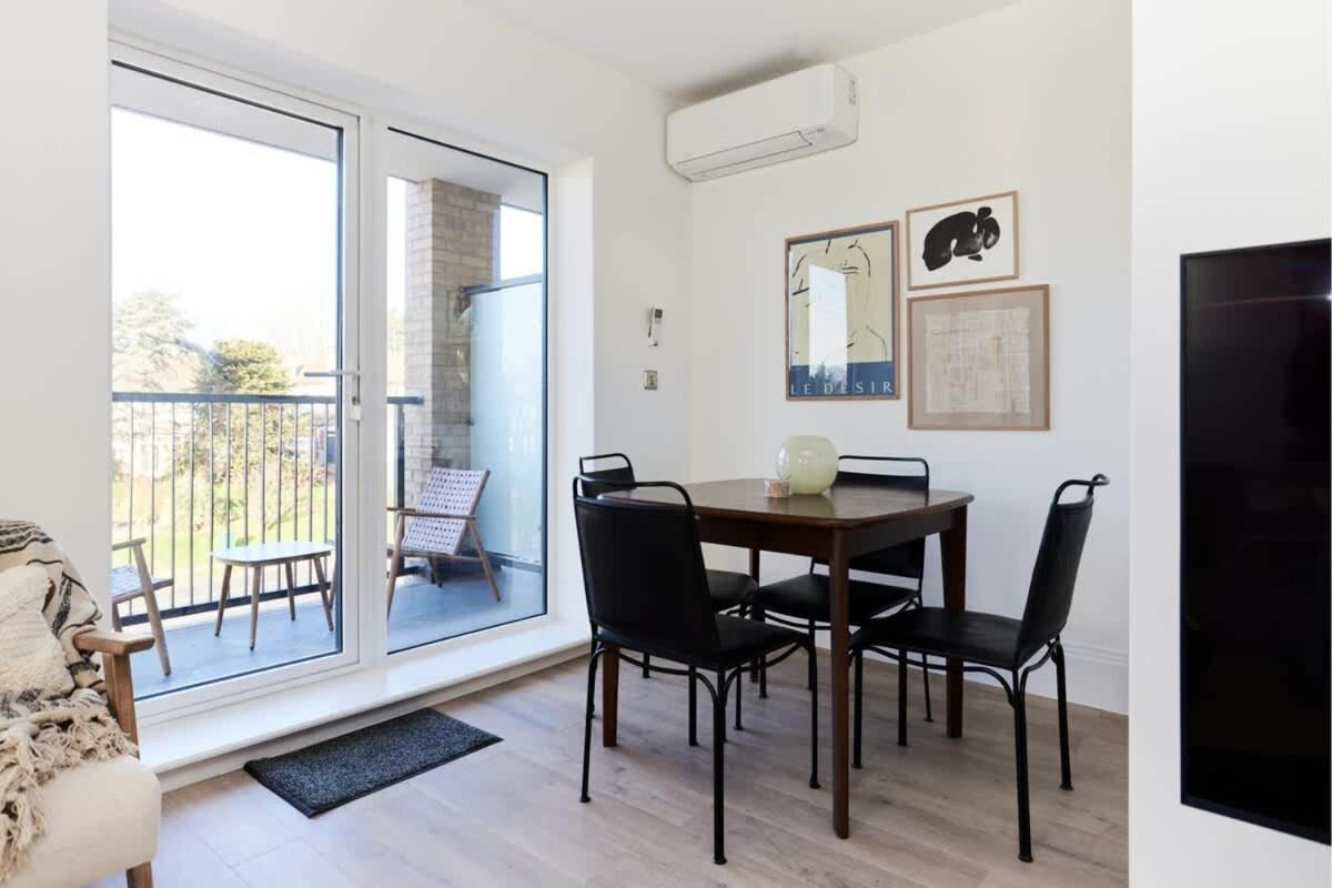 The Wembley Park Sanctuary - Stunning 2bdr Flat With Balcony London